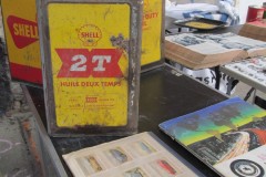 323